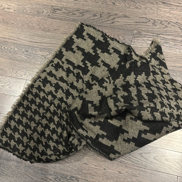 Look Diamond Mosaic wool grey  Reversible Blanket Scarf - Picture 13 of 13